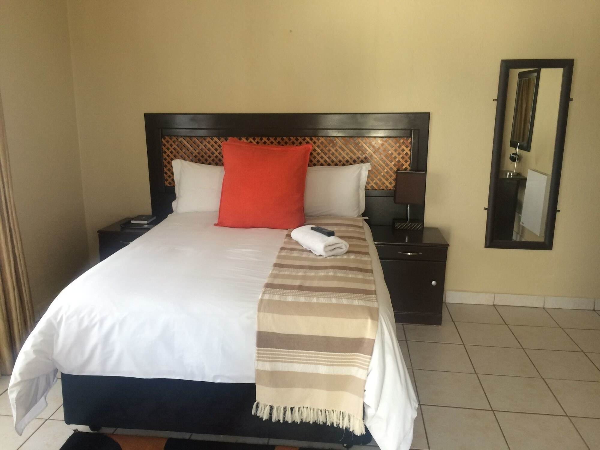 Mcbest Guest House Ермело Екстериор снимка